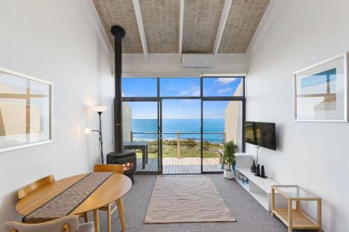 Wongarra Apartment | 12 Whitecrest Great Ocean Road Resort - Ocean Views