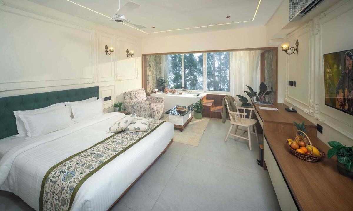 Pallivasal Hotel | 1924 Clock House Munnar