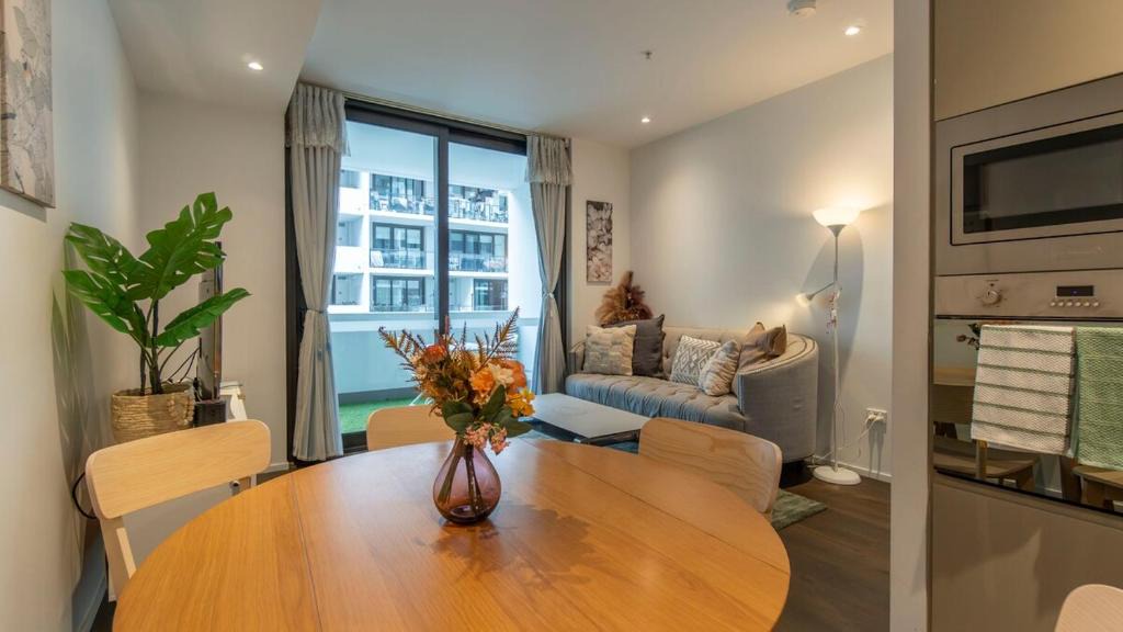 Mascot Apartment | 2 stop to CBD & Style 3B Split Level, 1 Car P