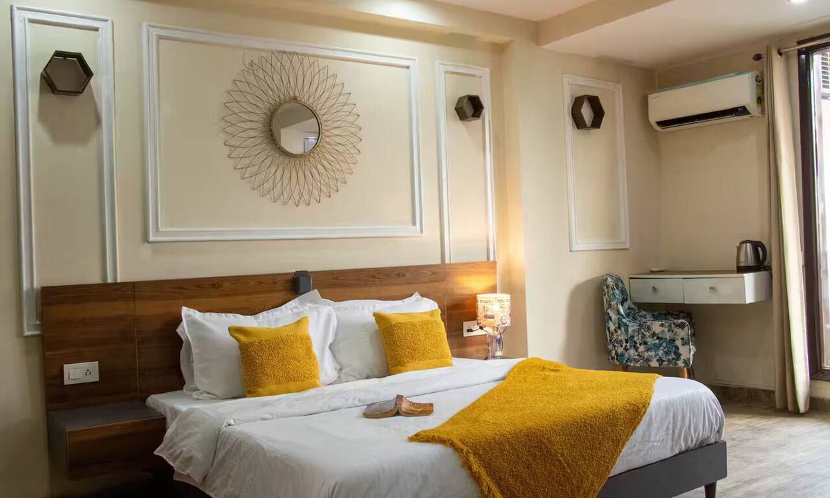 Gurugram Apartment | 401 - Designer Studio w/Balcony - Golf Course Rd