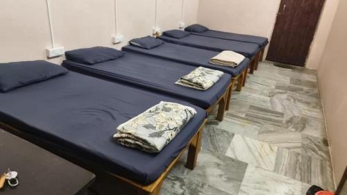 Jabalpur Hotel | 5 Star Yatri Vishram Non-AC Dormitory