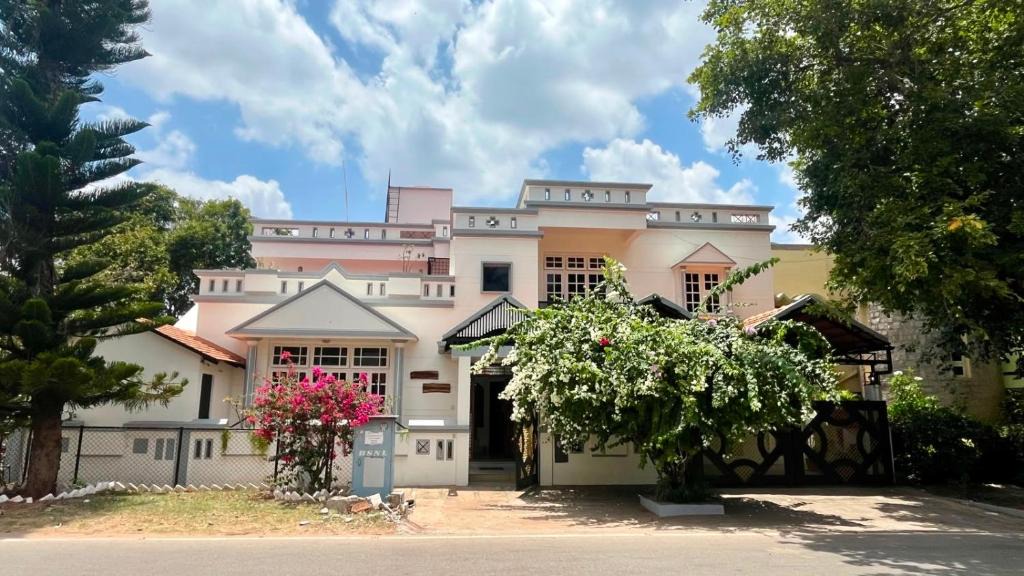 Kuvempu Nagara Villa | Aara Villa- Luxurious 4BHK AC Villa in Mysore