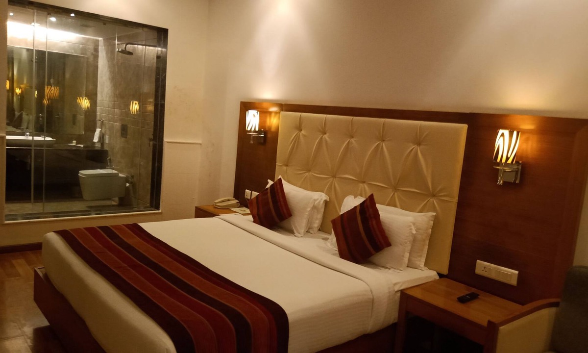 Sanand Hotel | Aarohi Starz Club