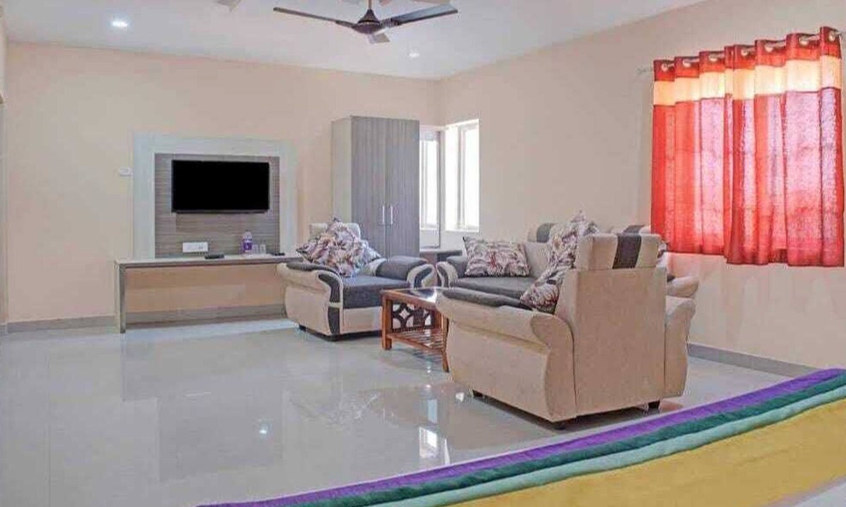 Ninnimamidi Hotel | Abhitej inn