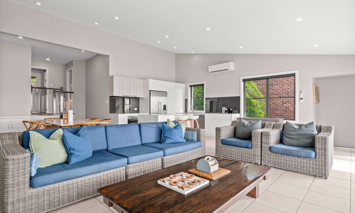 Avoca Beach House | Absolutely Avoca - beautiful views for the family