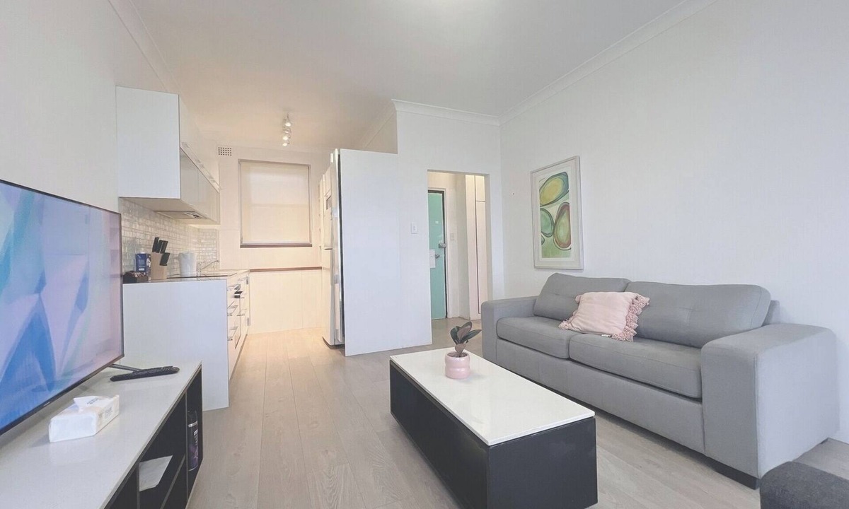 Maroubra Apartment | Affordable Ocean View 1BDR Unit Maroubra Beach