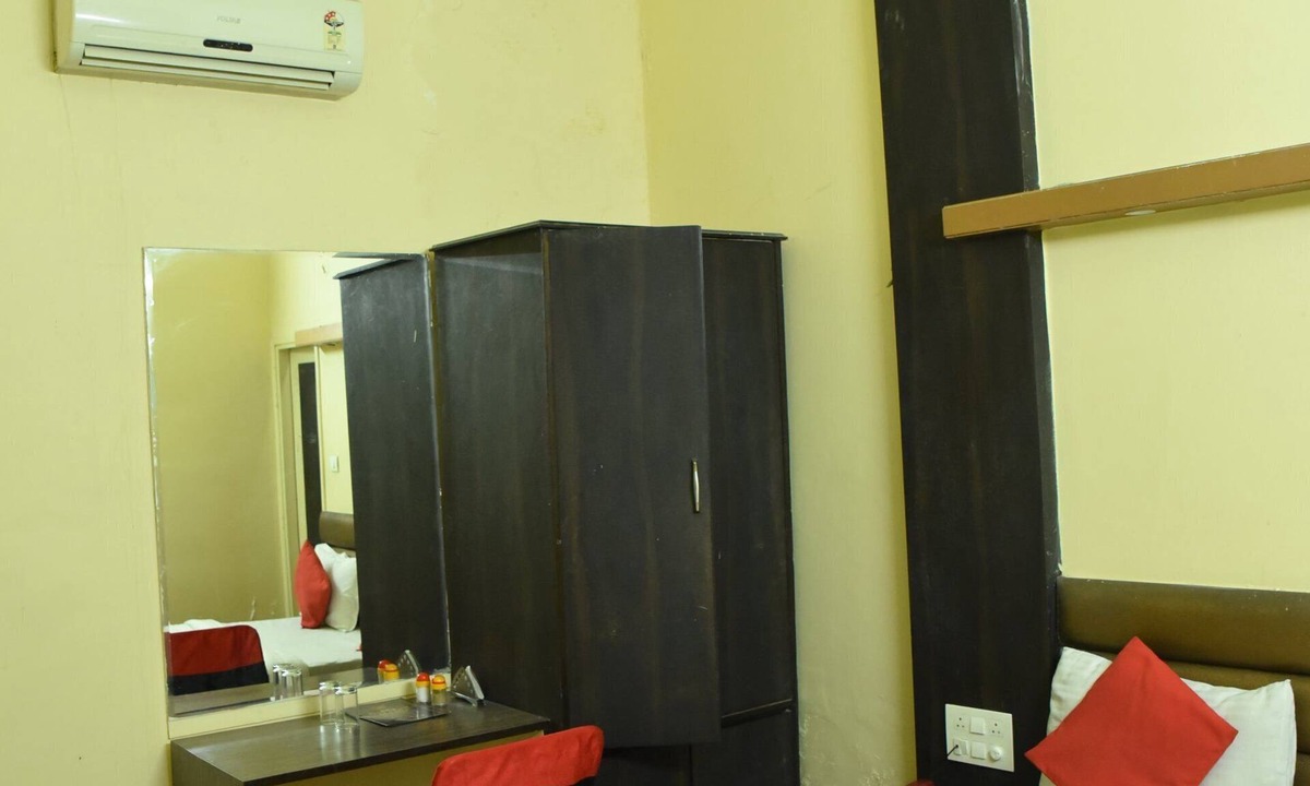 Jaipur Hotel | Air Conditioned Super Deluxe Room at Hotel C9