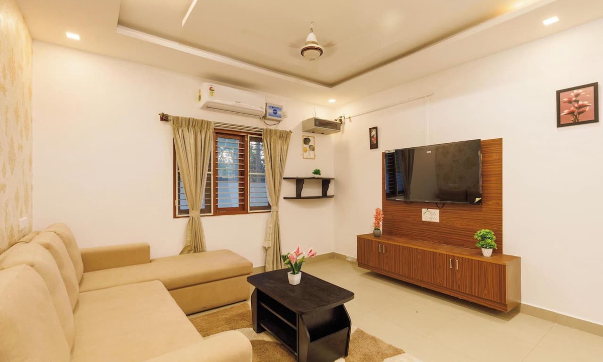 Denkanikota Apartment | Airavati Villa by Stayjade Pvt Pool1hr HSR 3bhk