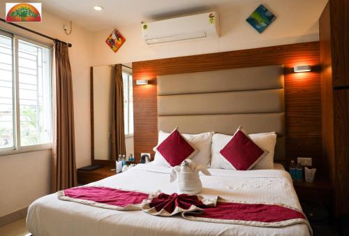 Lake Town Hotel | Amar Tree Express