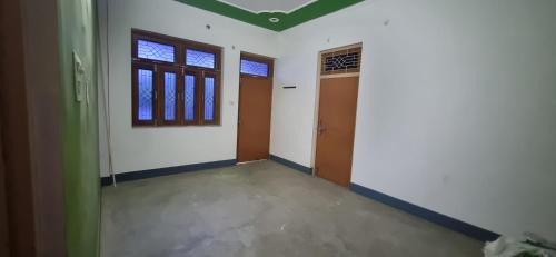 Allahabad House | Anmol's stay