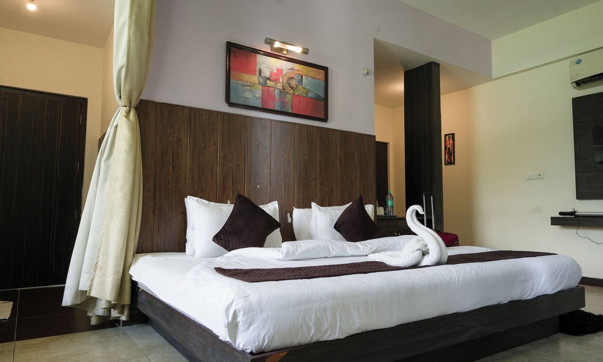 Ramnagar Hotel | Anupam Resort