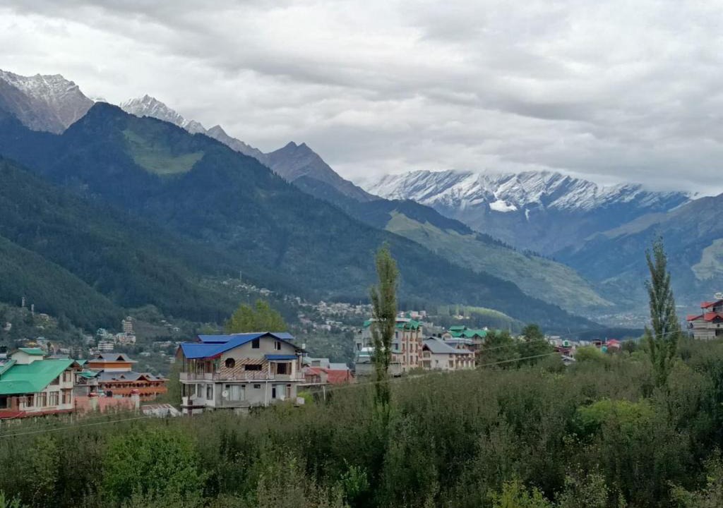 New Manali House | Apple Garden