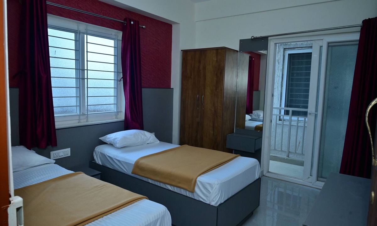 Palm Meadows Hotel | Aura 67 Homes