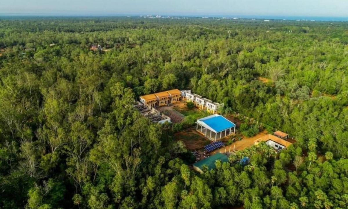 Bommayapalayam Hotel | Auro Wellness Castle