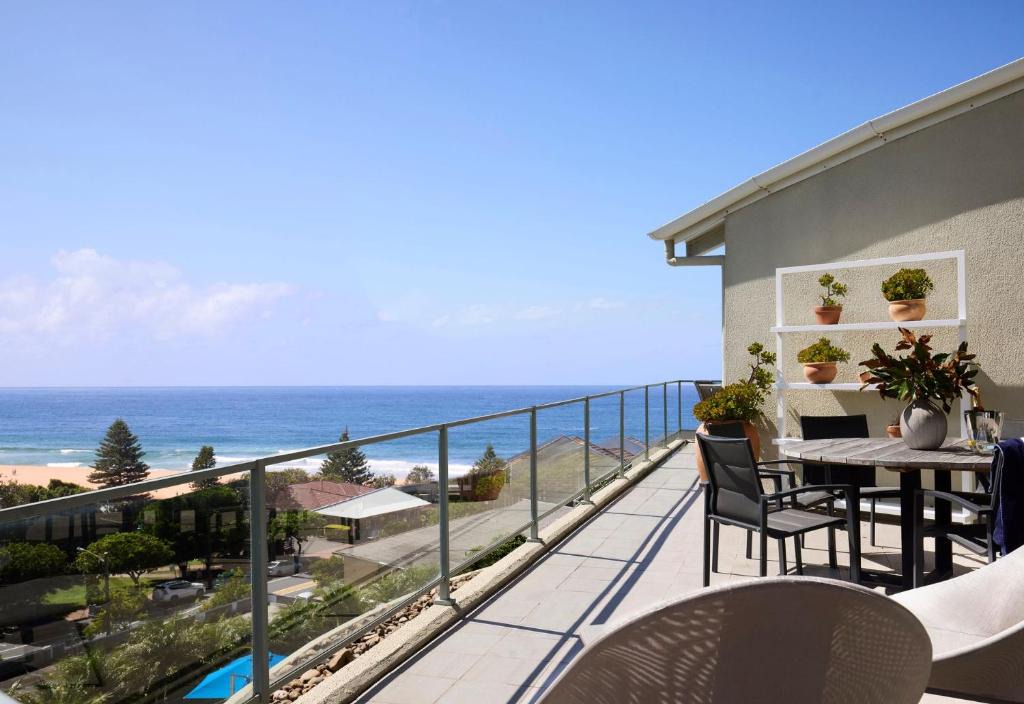 Avoca Beach Apartment | Avoca Palms