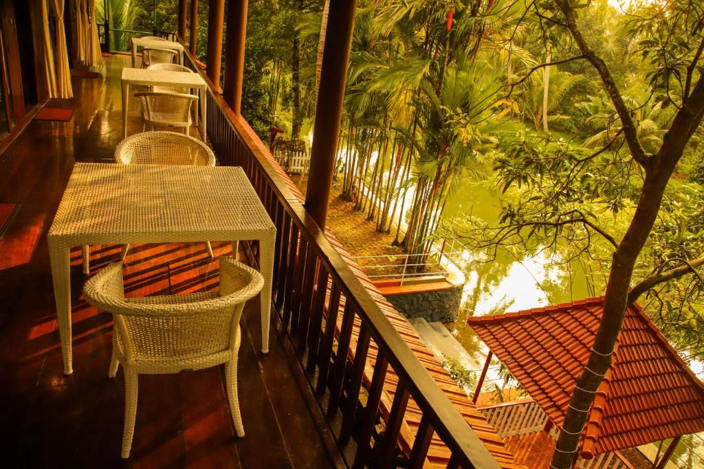 Aymanam House | Backwater Retreat Kumarakom