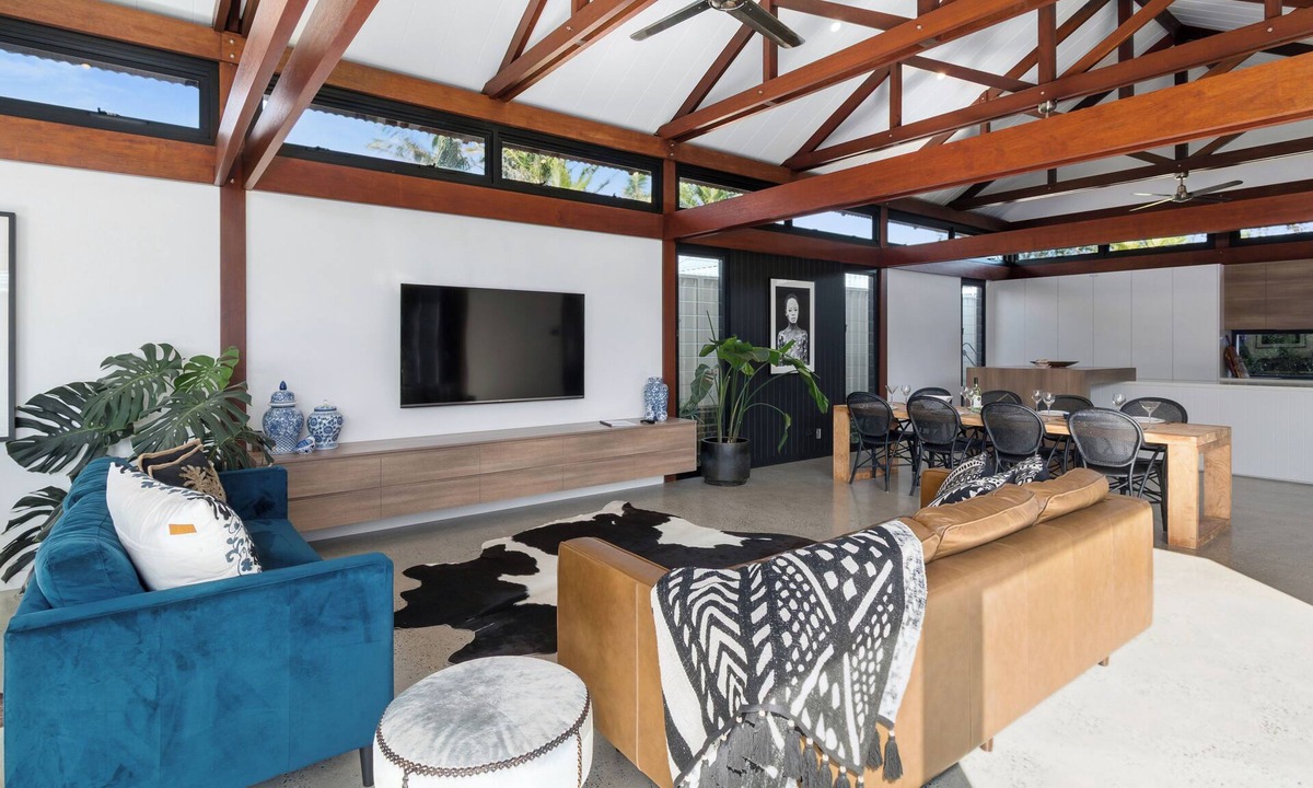 Barrack Point House | Bale Bengong Escape Tranquil Poolside living