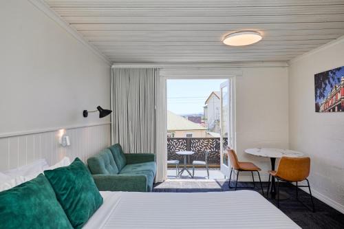 Launceston CBD Hotel | Balmoral On York