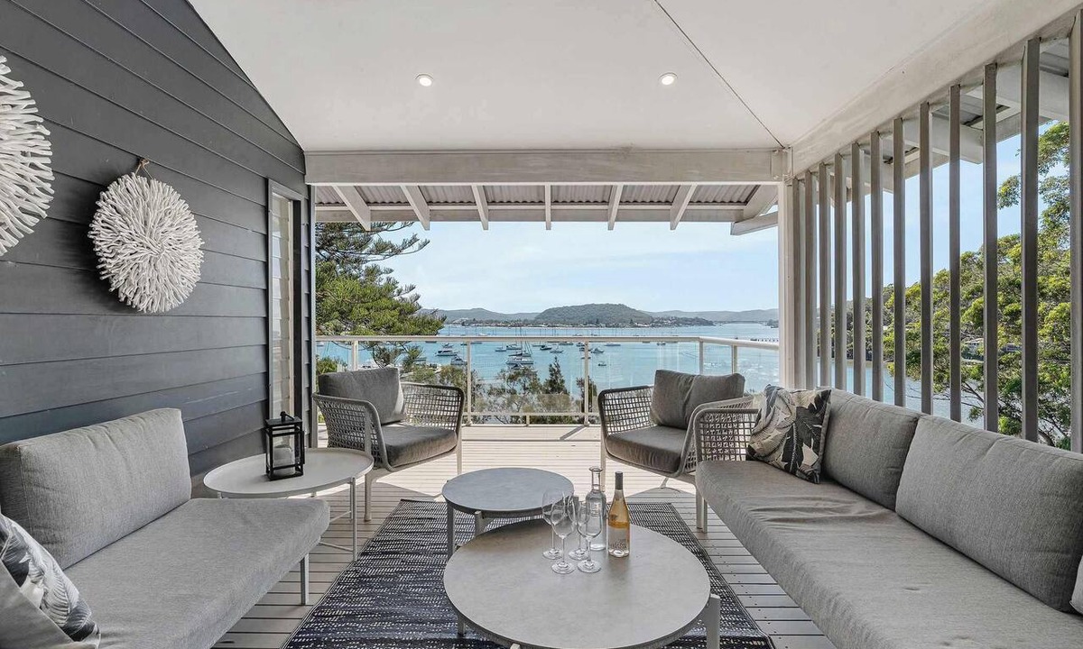 Killcare House | Bay Views. Fire Pit. Sleeps 8