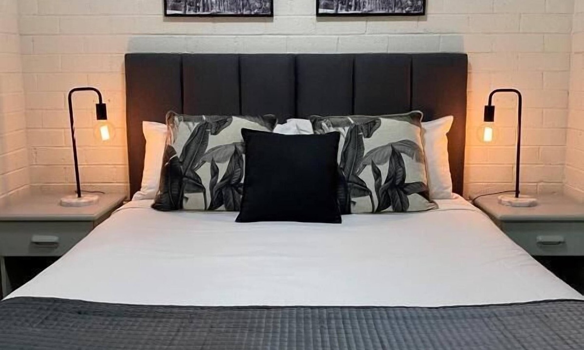 North Wollongong Hotel | Beach Park Motel
