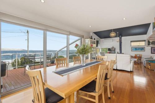 Bellerive House | Beachfront Beauty Bellerive