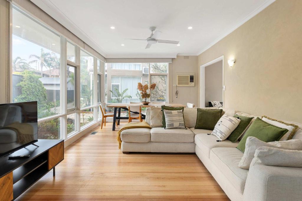 Aspendale House | Beachgate Aspendale Direct Beach Access