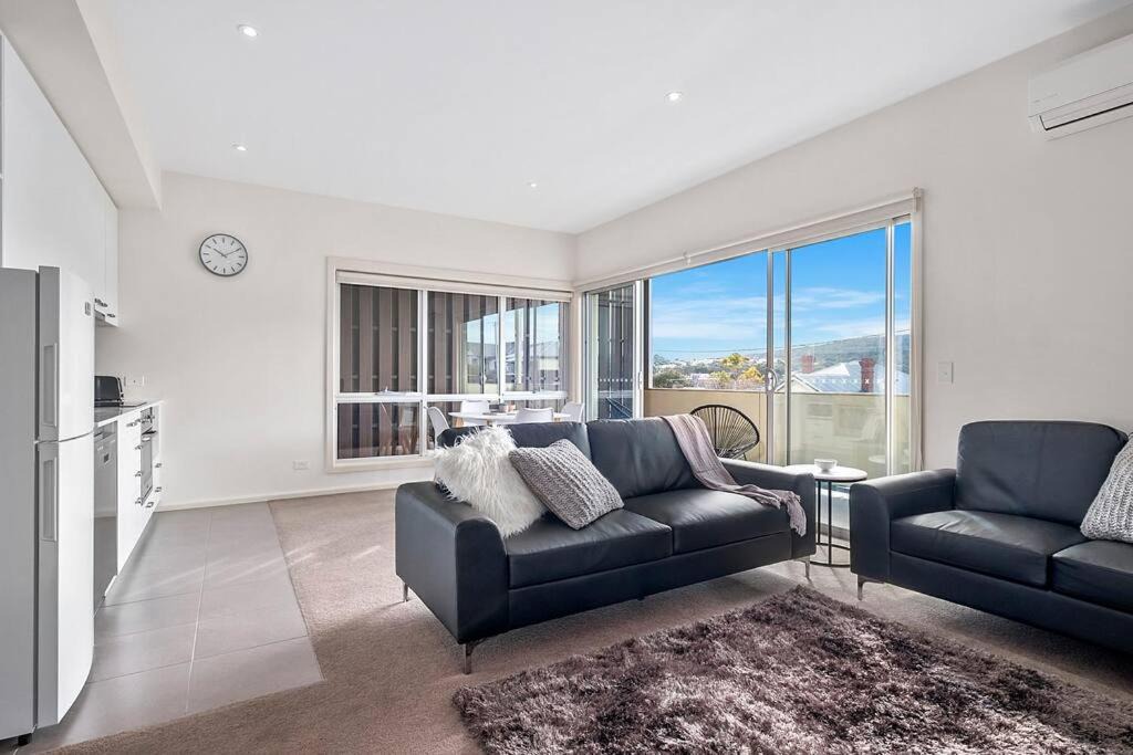 Bellerive Apartment | Bellerive Quay - Modern Living with Yacht Club Views