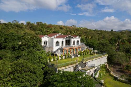Anjaneri Villa | Bellevue Palace