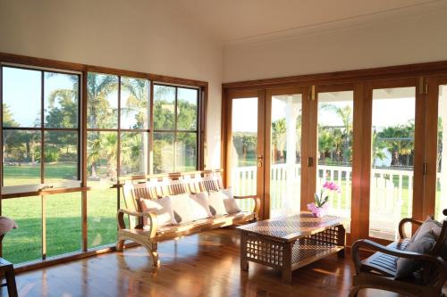 Tooradin House | Bloom by the Bend