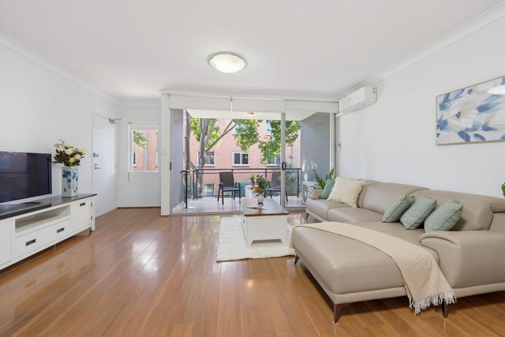 Alexandria Apartment | Bright 2BR Apartment Alexandria Location