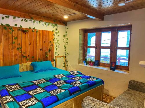 Kasol Bed & Breakfast | Canvas and Coffee