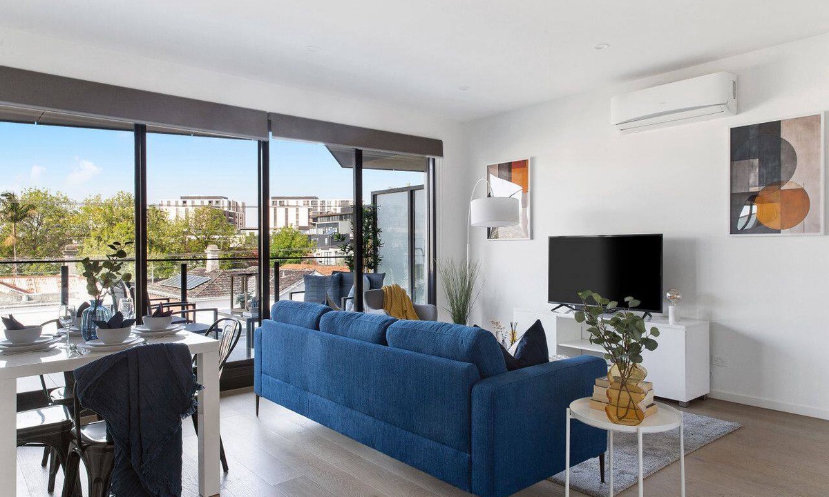 Caulfield North Apartment | Caulfield Elegance: Chic Abode