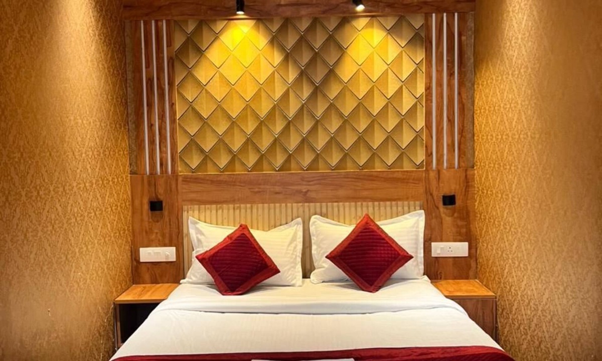 Kakkanad Hotel | Celestial Heights