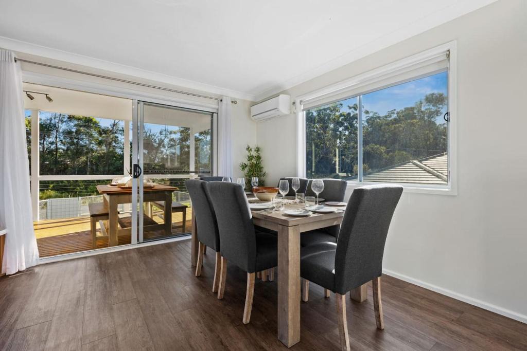 Sanctuary Point House | Centaur Sanctuary - Pool, Fireplace, Games Room & Pet Friendly!