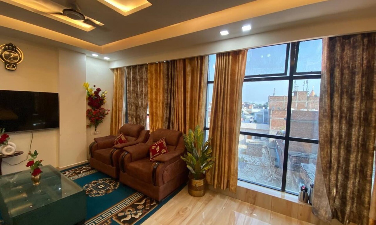 Allahabad Bed & Breakfast | Charming bedroom in wonderful Prayagraj with AC, WiFi