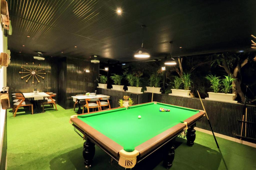 Chembur East Hotel | Chembur Homeotel - Gagal Home