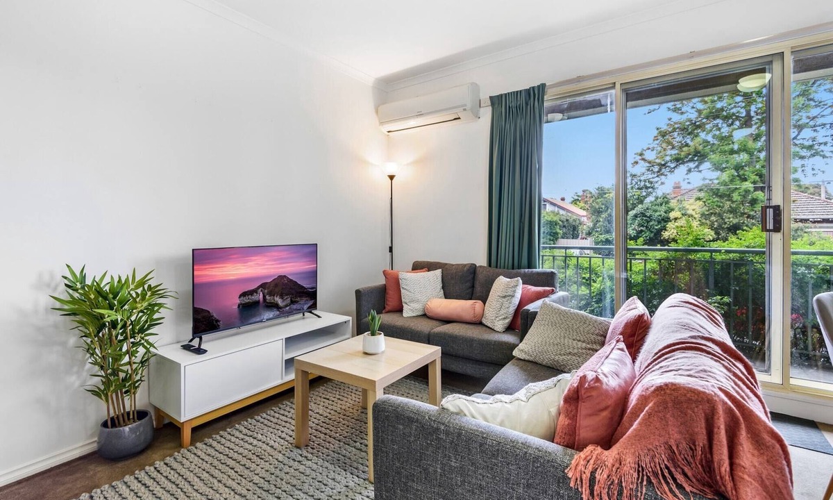 Windsor Apartment | Chic 2-Bed Apartment near Albert Park