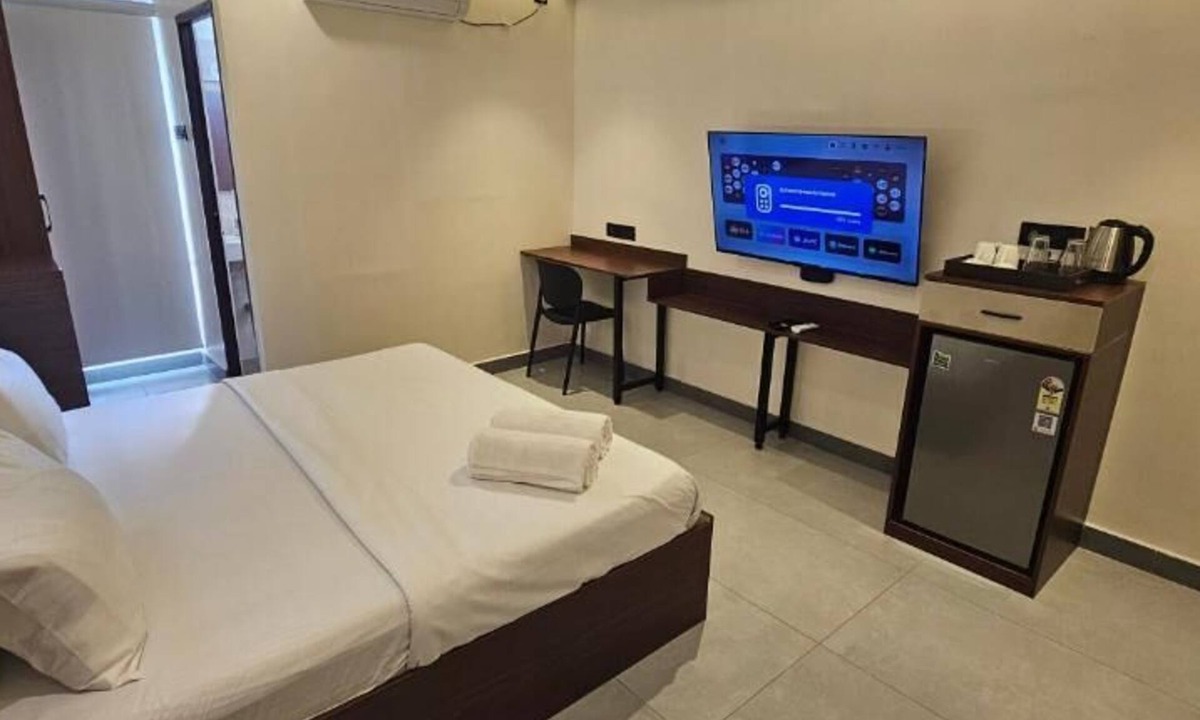 Chennai Hotel | Chippy Residency Pallikaranai