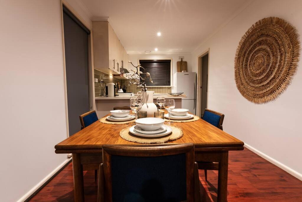 Grovedale Apartment | Circa 77 - Mid Century Modern Gem