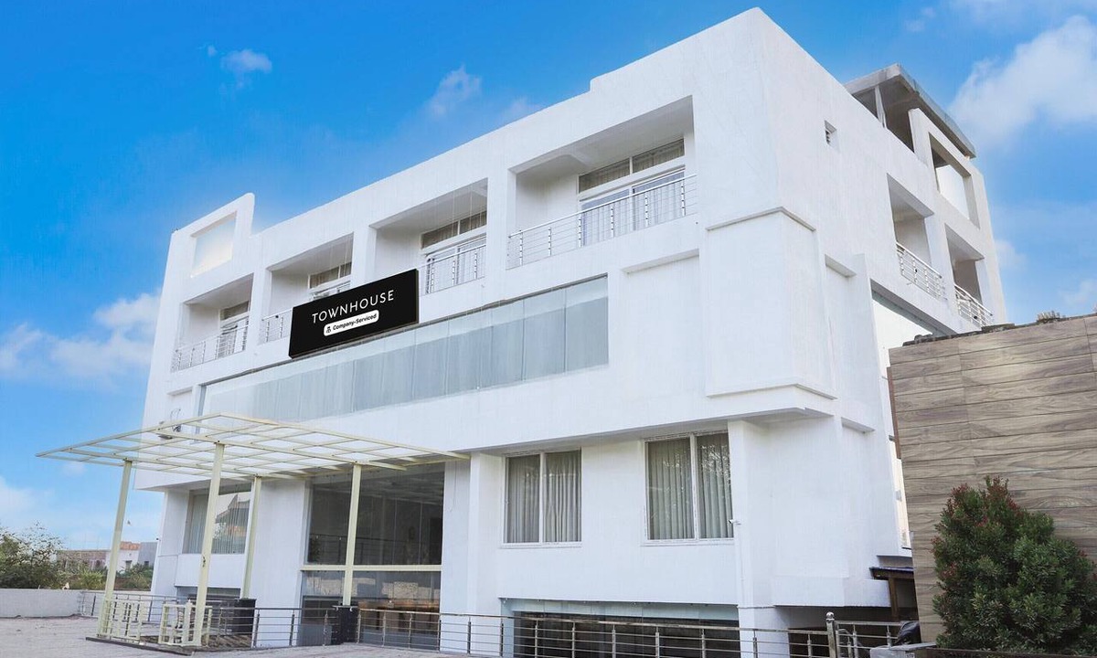 Ranchi House | Classic With Balcony Seven Seas Hotels Banquet