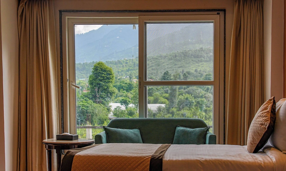 Mohal Hotel | Click Hotel Bhuntar,Kullu-Bhuntar Airport