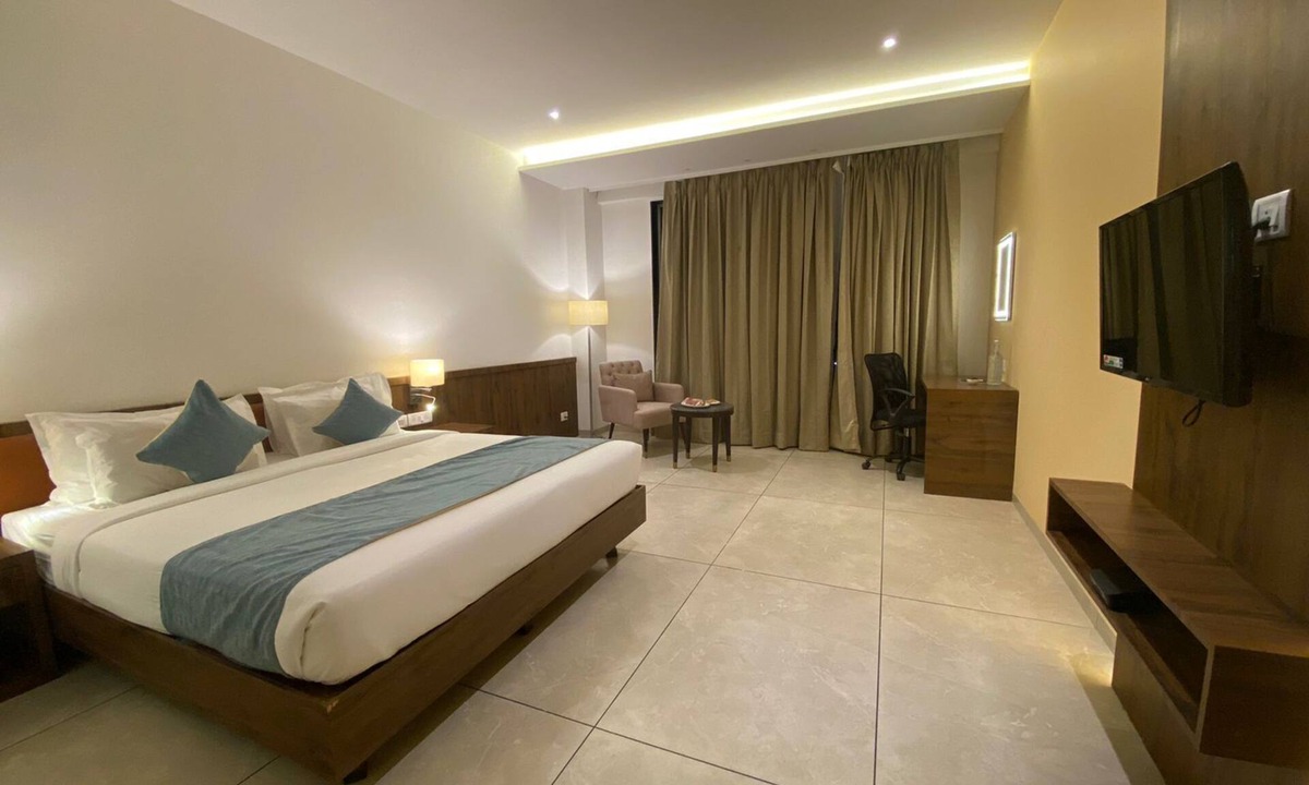 Dhuva Hotel | Click Hotel LH Seven Morbi