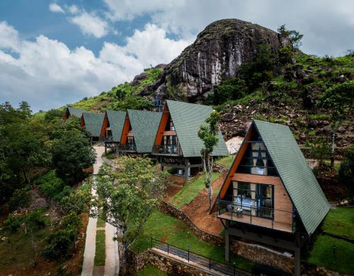 Elappara Hotel | Cliff and Cloud Vagamon