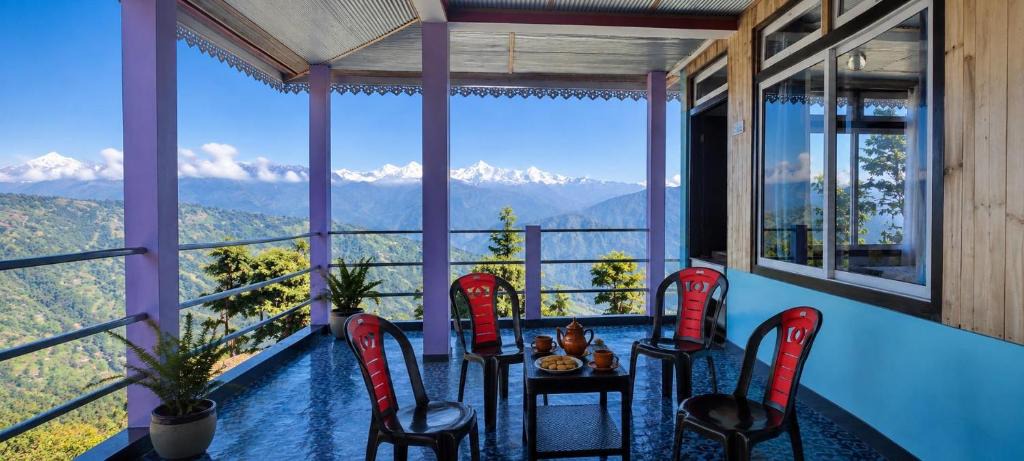 Lebong and Mineral Spring Tea Garden House | Cloud View Retreat