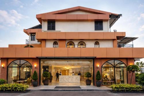 Kurseong Hotel | Cochrane Place By Teesta Hotels