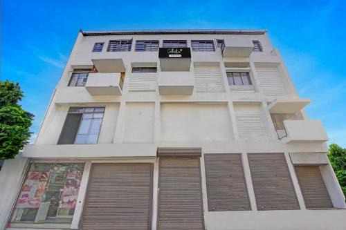 Vadodara Hotel | Collection O Dandiya Bazar Formerly Vrundavan Residency