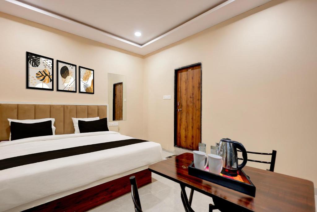 Rau Hotel | Collection O Indore International Airport Formerly Shrivanyaa
