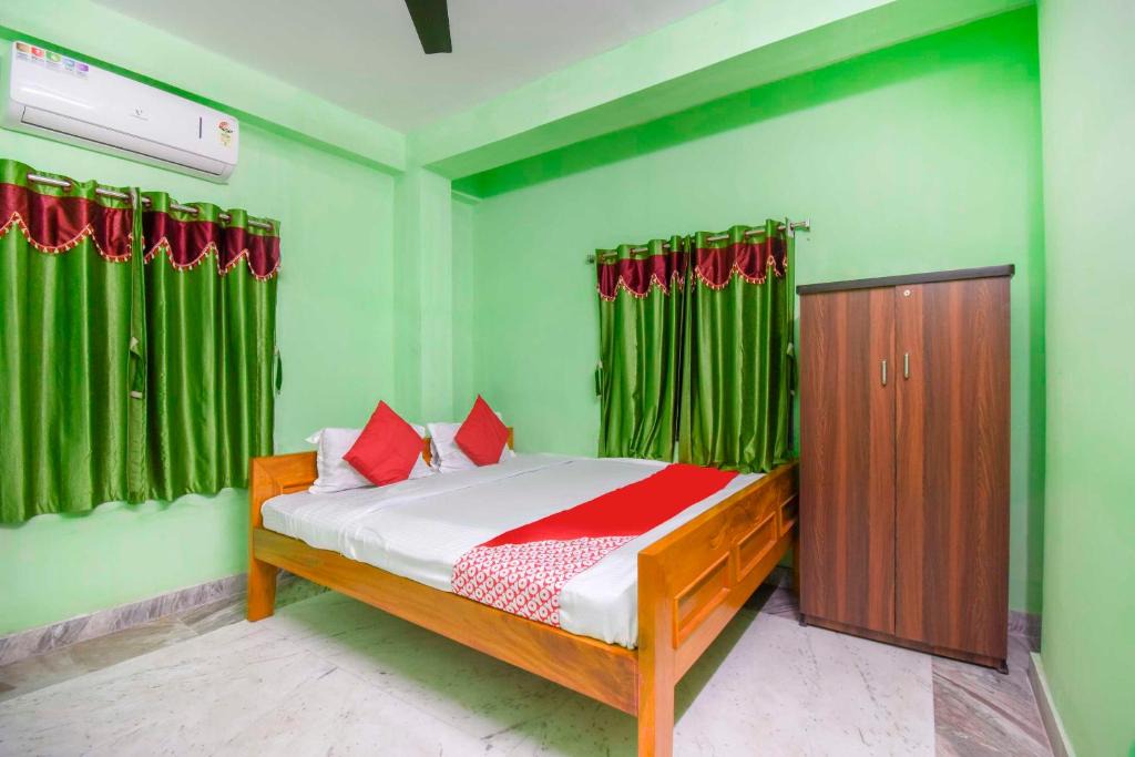 Rishra Hotel | Collection O Kolkata Mahesh Jagannath Temple