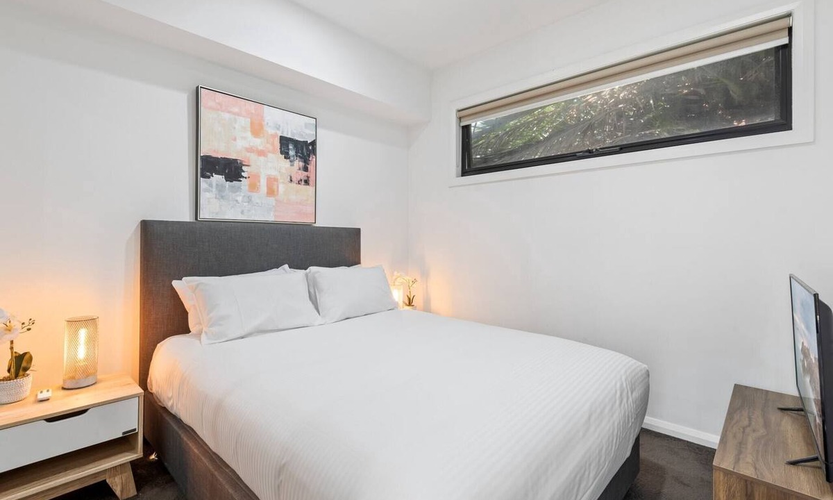 Saint Kilda South Apartment | Comfortable 2BR Retreat with Balcony & Parking