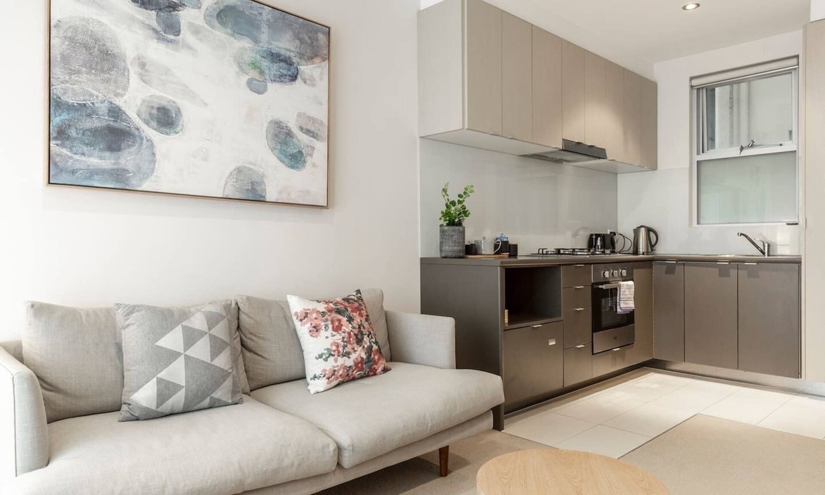 Carlton South Apartment | Contemporary Carlton Comfort Near Queen Vic Market